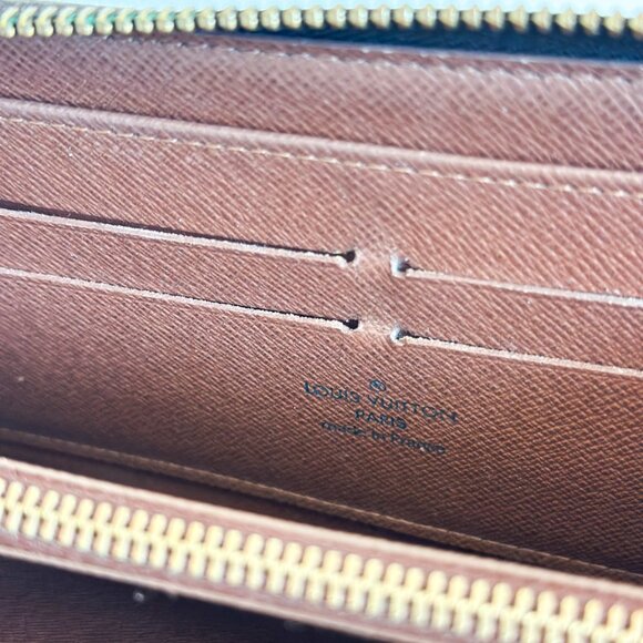 Louis Vuitton Monogram Zippy Wallet - Picture 10 of 16